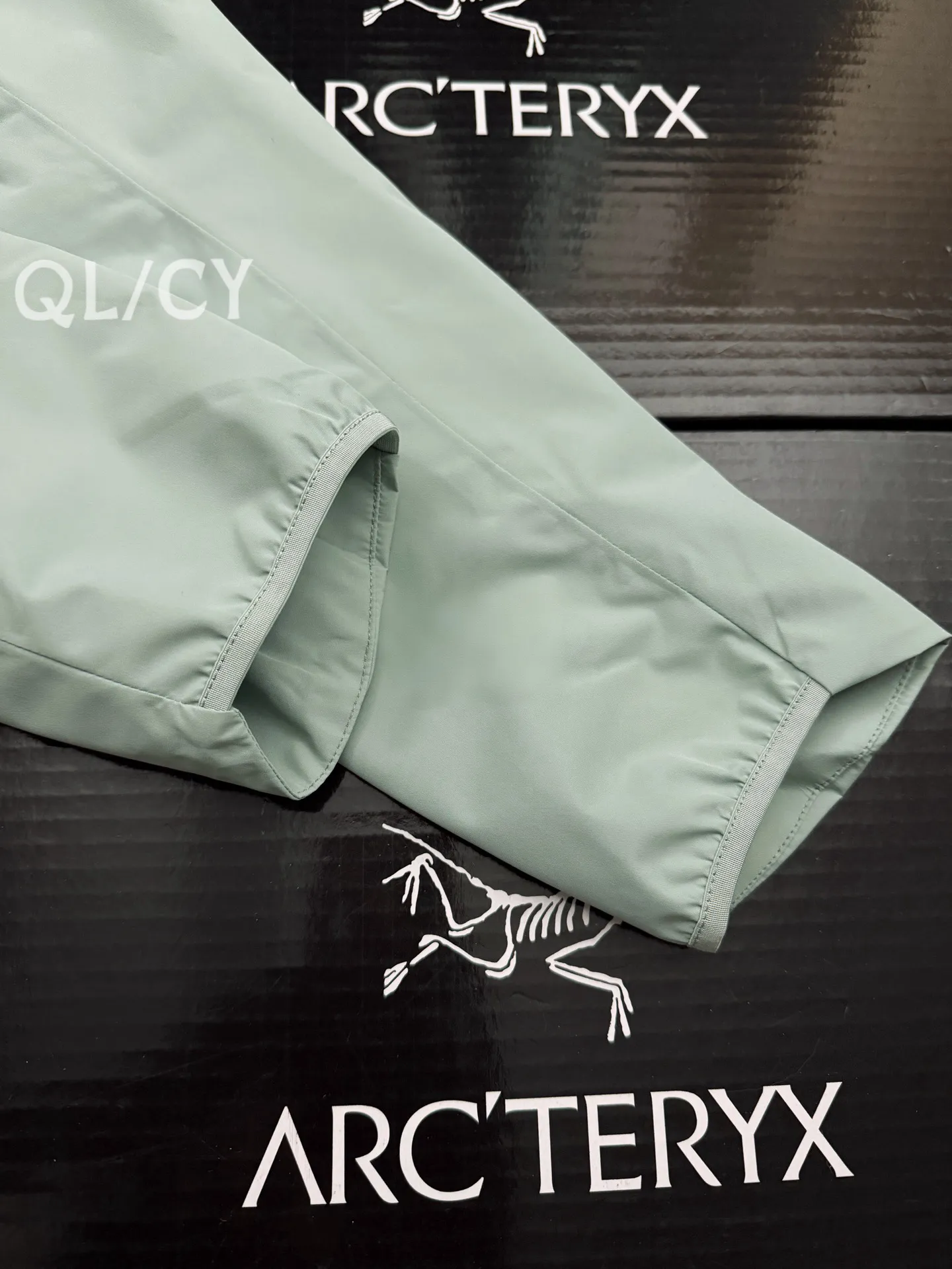 D 07 Arcteryx Solano Hoody Jacket Logo ， 。 X 9650 logo WINDSTOPPER 2L ， Premium ， Breathable， 。 ， Breathable ， 。 ， ， Breathable ， Breathable ， 。 Bata Jack Classic ! ! ! Quality : Black Size：S-3XL （ Black 3XL） ：71 72 74 76 77 78 ：50 54 58 62 66 68 ：62.5 63.5 64.5 65.5 66.5 ：45 47 49 51 53 S 100-120 M 120-140 L 140-150 XL 150-170 XXL 170-190 3XL 190